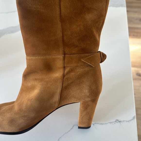 Beautiful Boots . Women’s boots only worn 1 time . Mostly in doors. - Picture 6 of 9